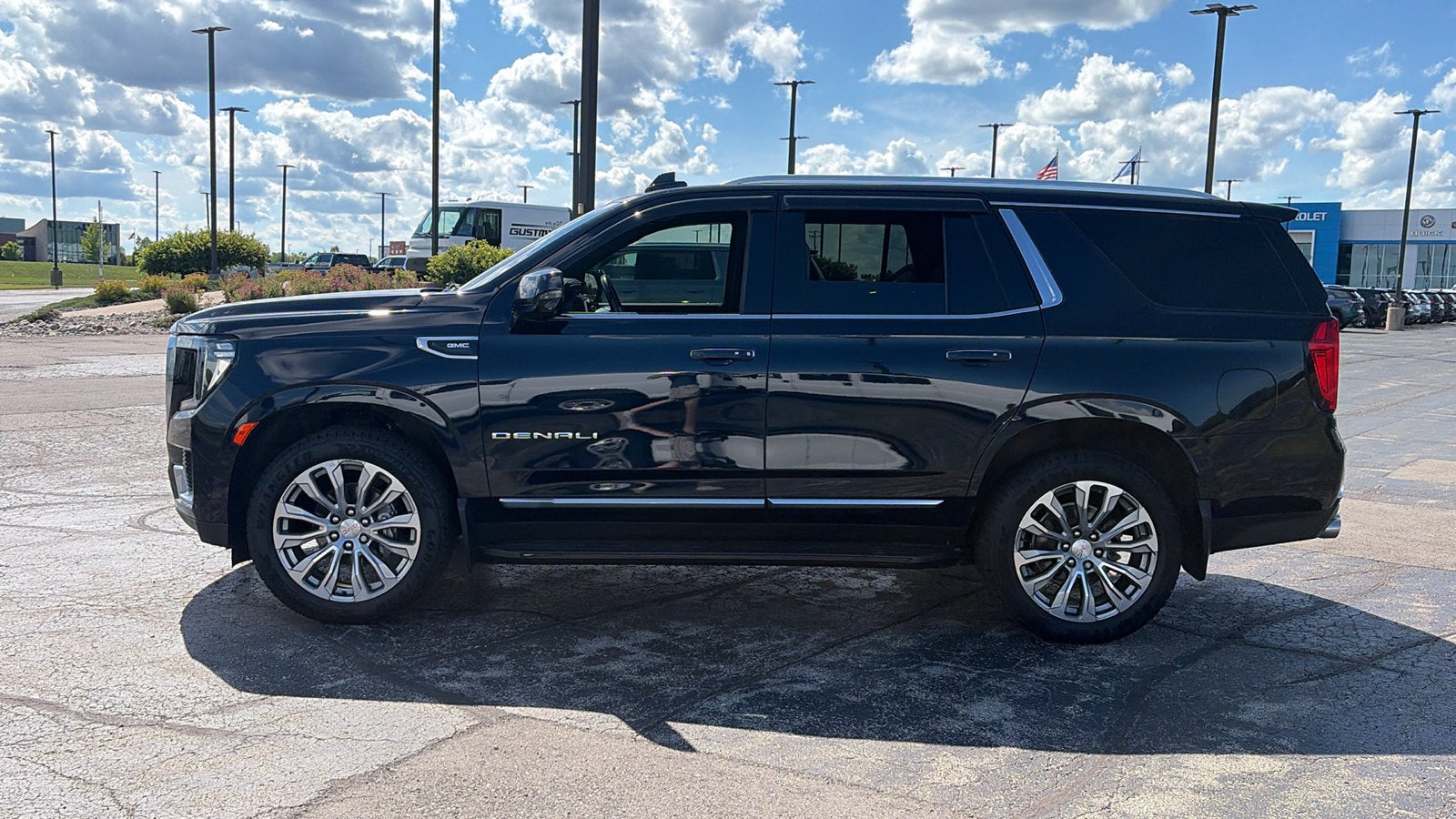 2022 GMC Yukon — side profile view