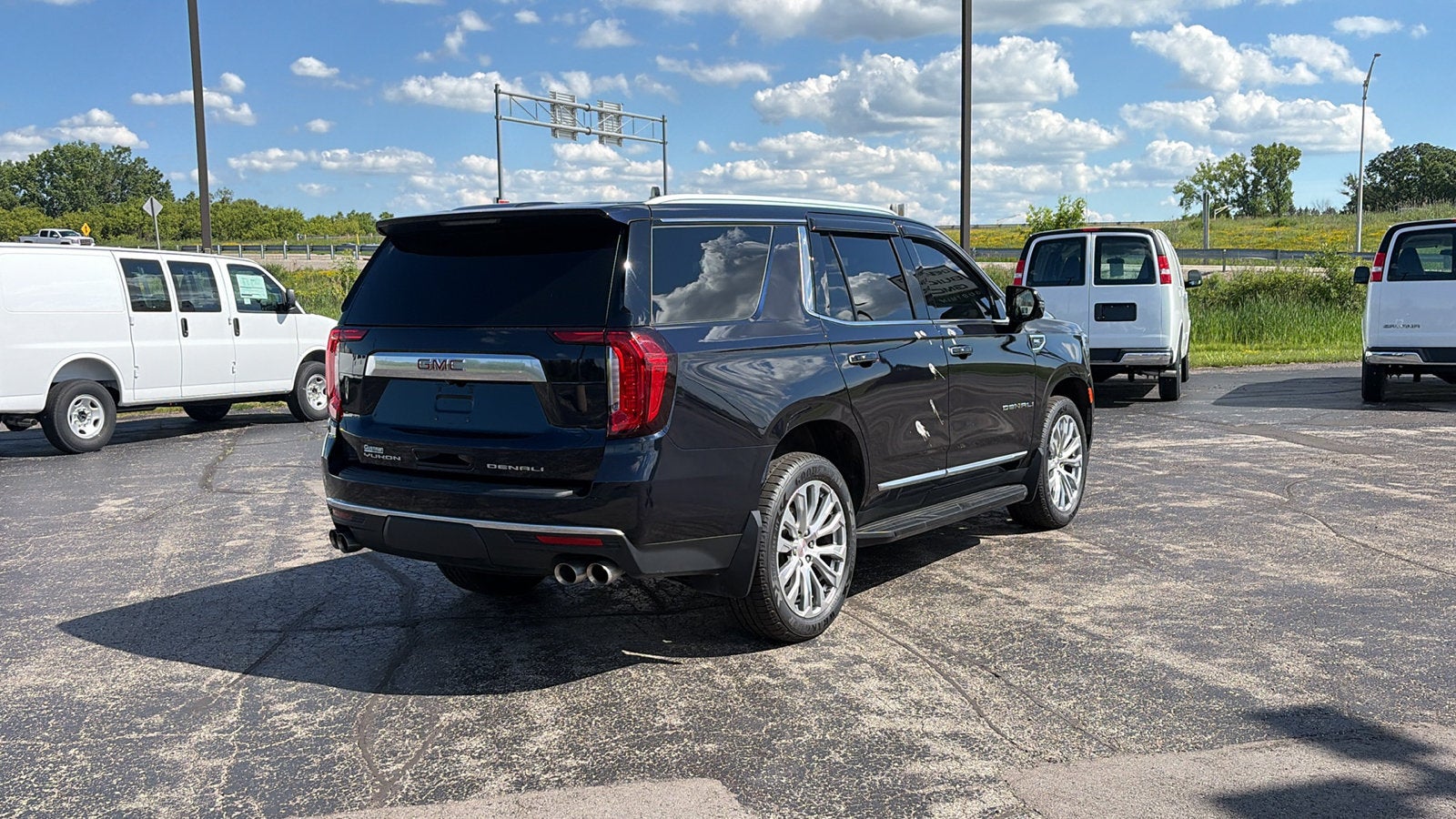 2022 GMC Yukon — detail view