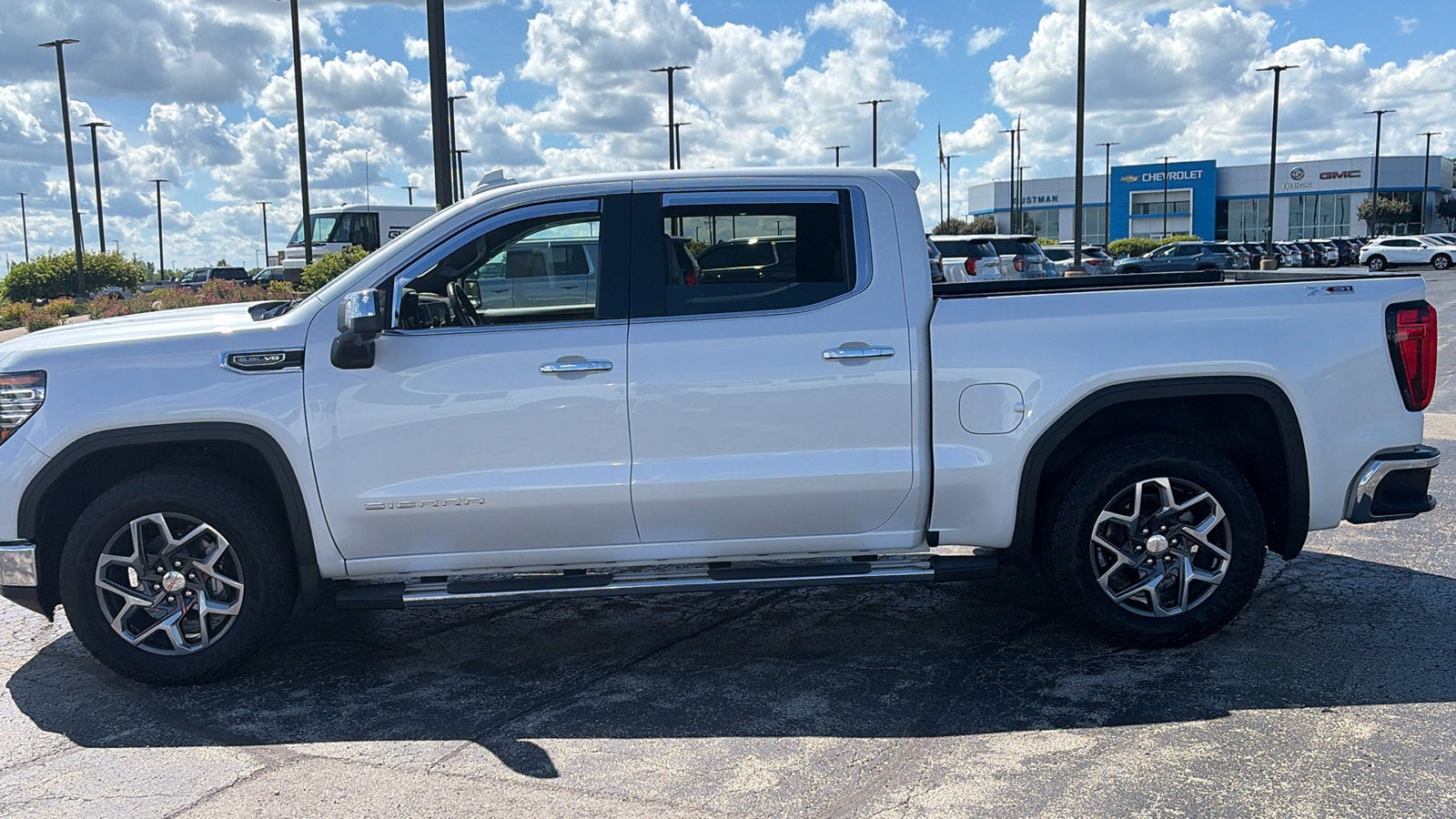 2023 GMC Sierra 1500 — side profile view