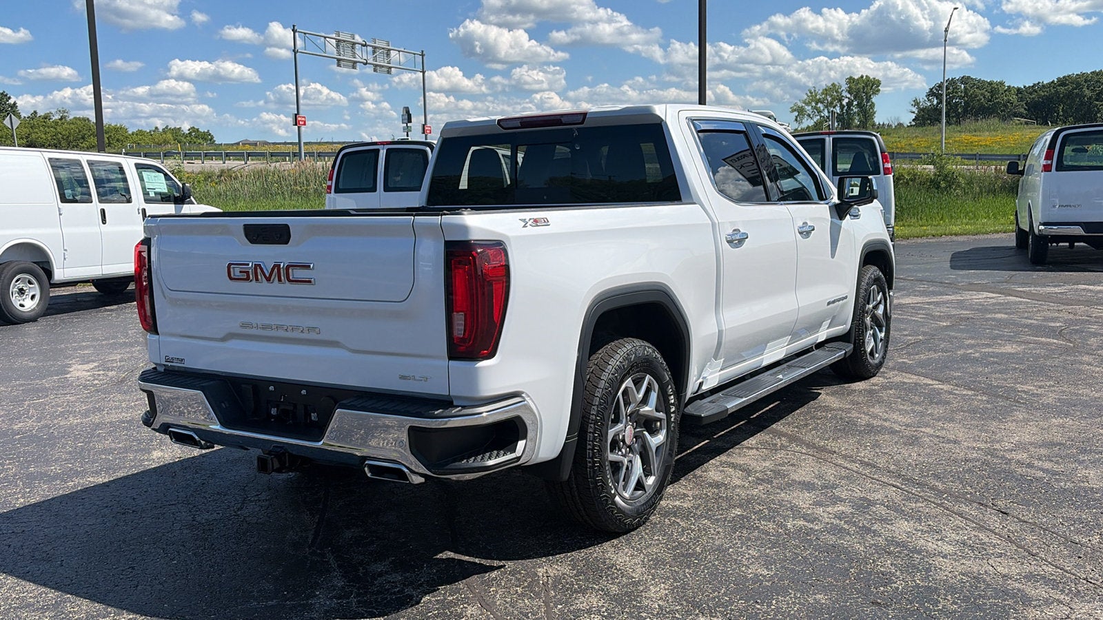 2023 GMC Sierra 1500 — detail view